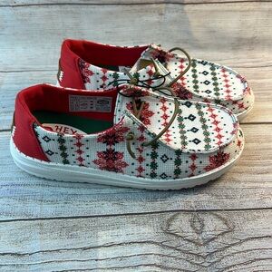 NWT Hey Dude shoes Wendy Y Ugly Sweater cream shoe in Youth size 3